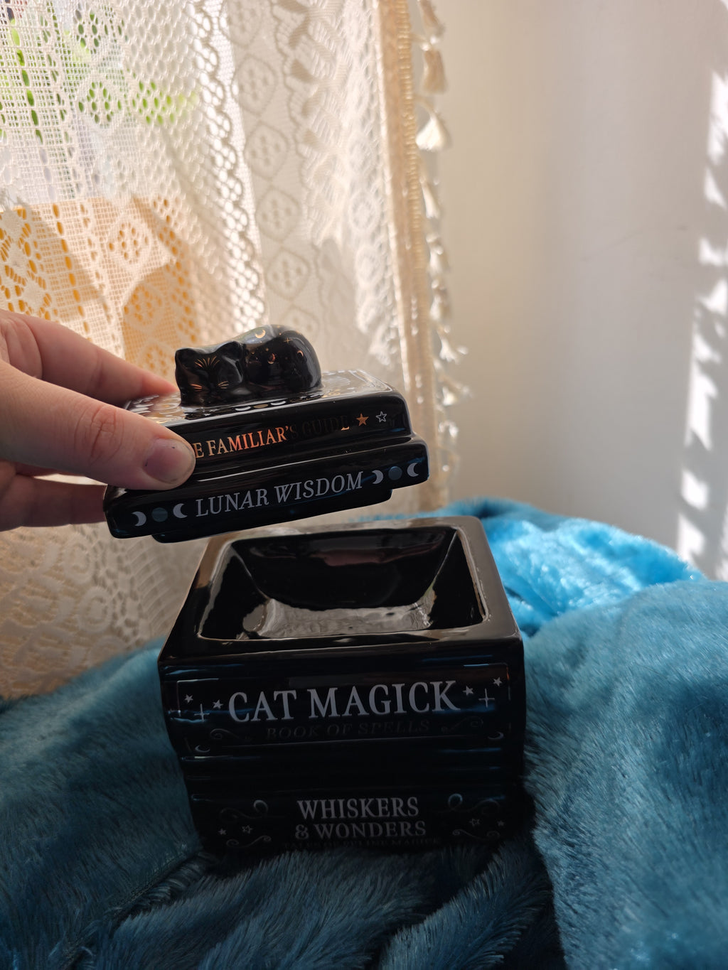 🐈‍⬛ Cat Magick Book of Spells Oil Burner Gift Set